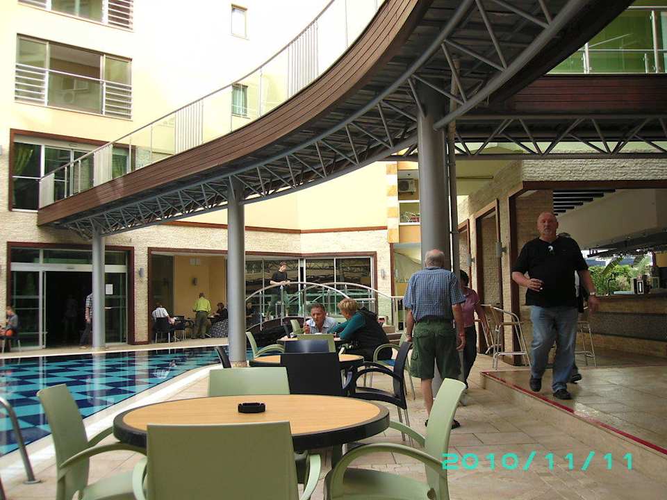 Innenhof Tac Premier Hotel & Spa