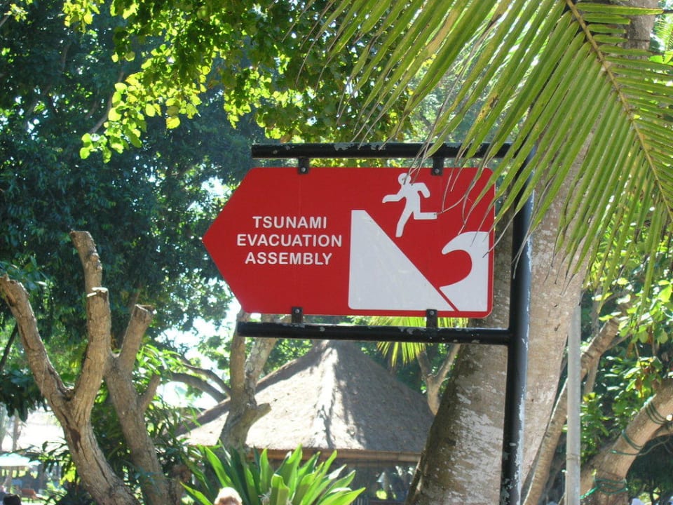 Zu sehen rechts am Strand entlang Puri Santrian