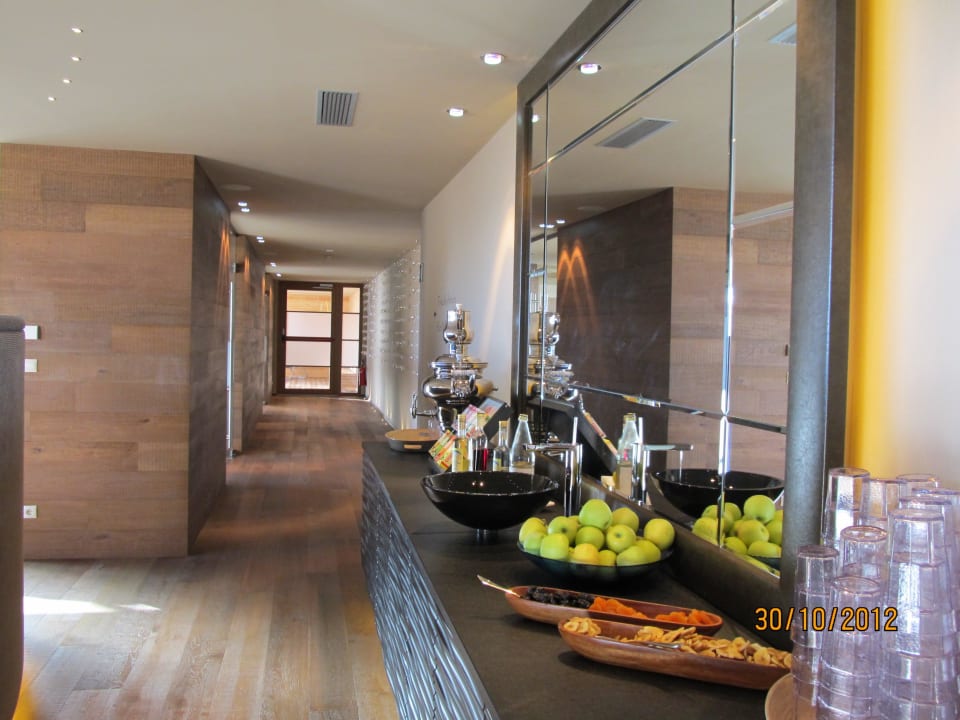 Premiumspa-Tee, Wasser und Obstbuffet Hotel Chalet Mirabell