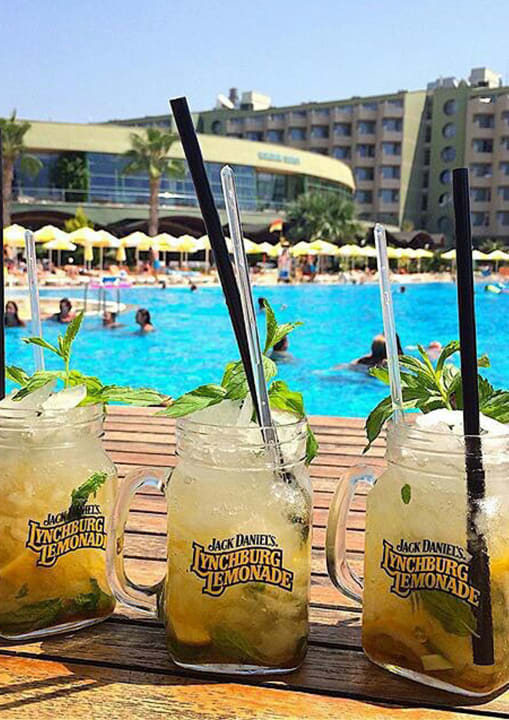 Pool VONRESORT Golden Coast