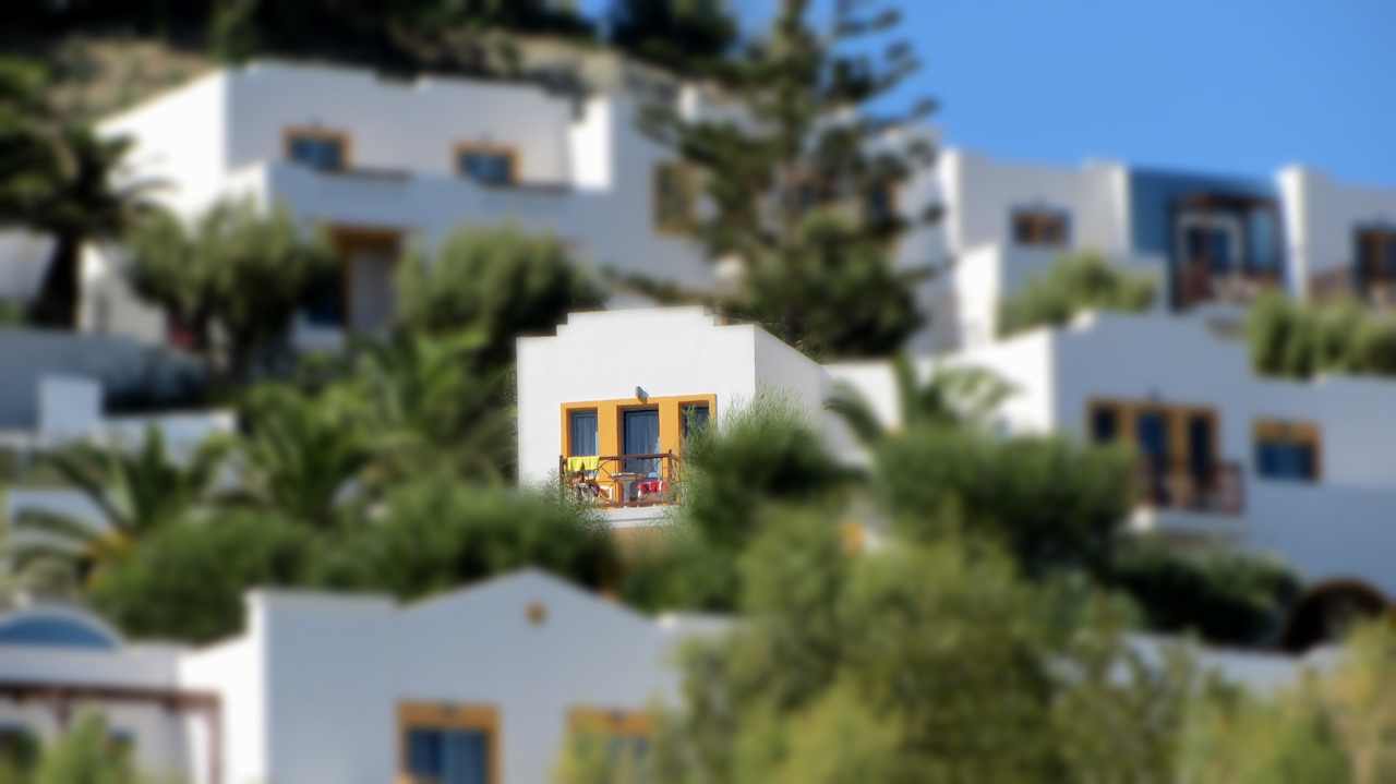 Unser Balkon vom Pool aus betrachtet Lagas Aegean Village