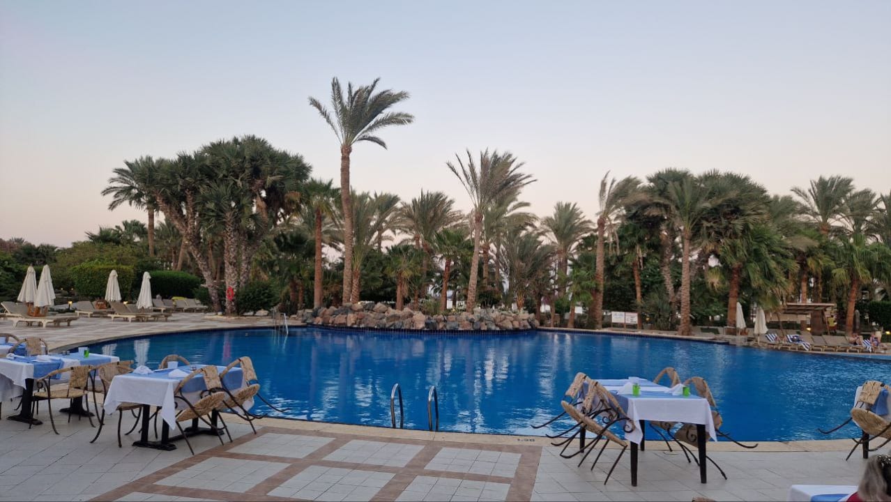 Pool Brayka Bay Resort