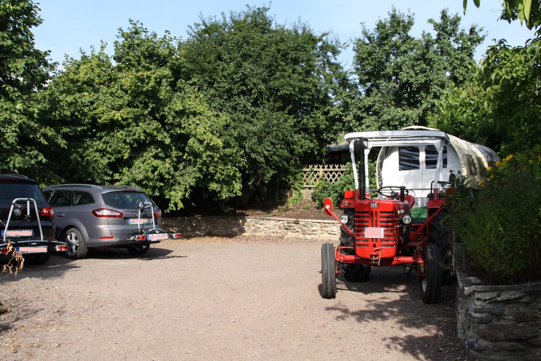 Parkplatz Gästehaus Weinhof Gassen