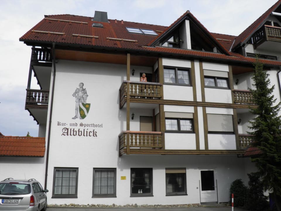 Hotel-Ansicht vom Parkplatz aus Vital- und Wellnesshotel Albblick