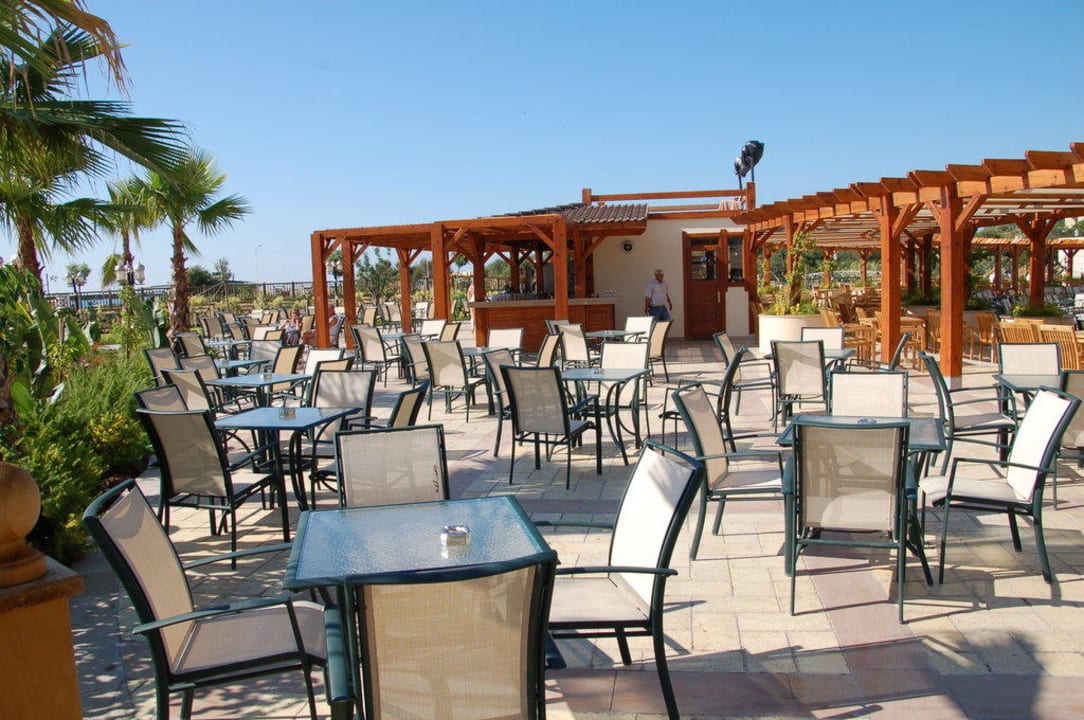 Zwembadbar en terras Diamond Excellence Resort & Spa