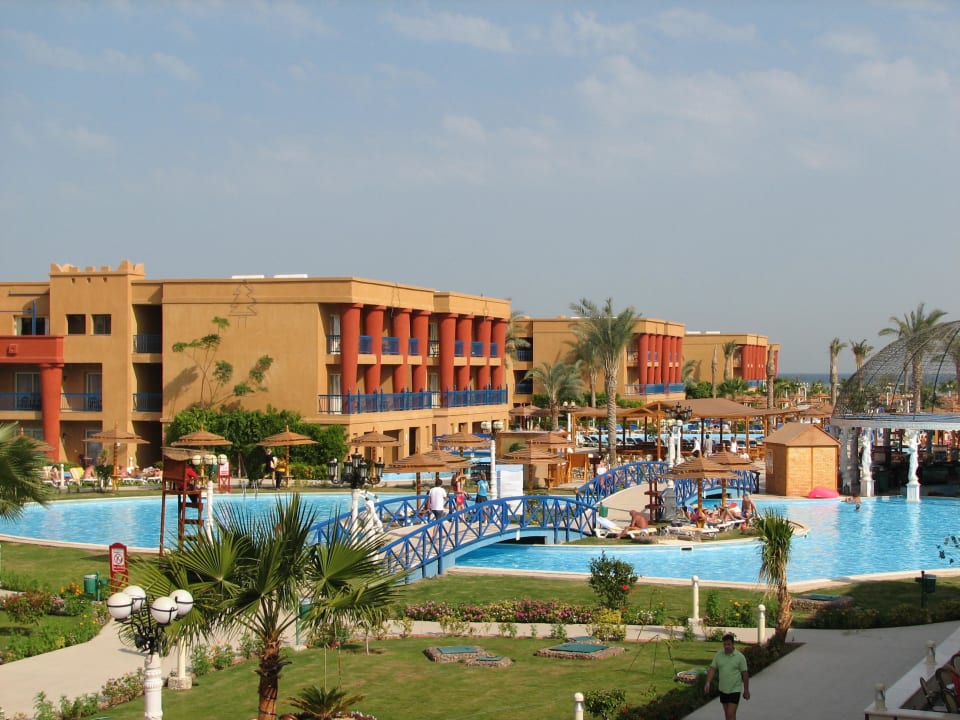 Poolanlage Hotel Titanic Palace