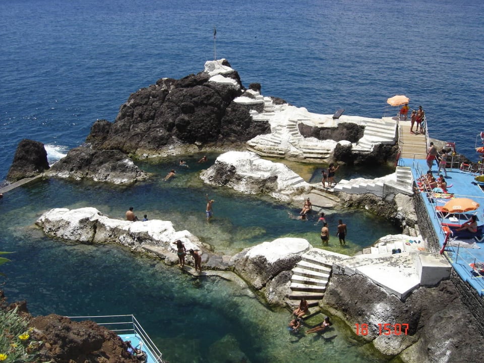 Meerwasserschwimmbad Nähe Hotel Pestana Ocean Bay All Inclusive