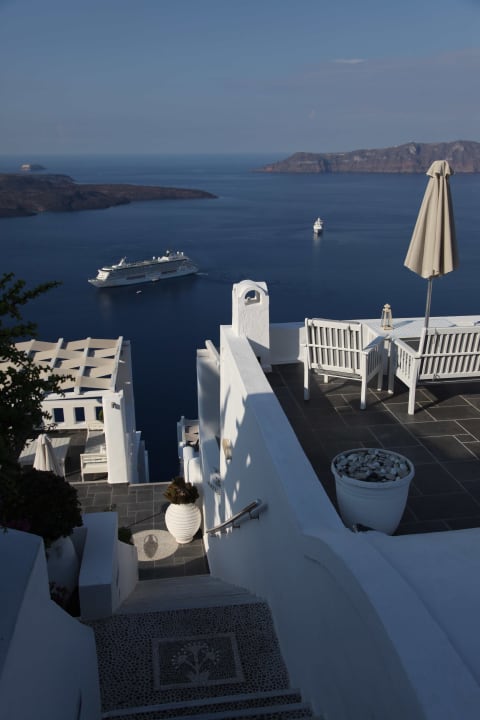 Treppen nach unten zu den Zimmern Hotel Agali Houses
