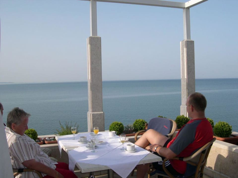 Morgens beim Frühstück Hotel Rotonda