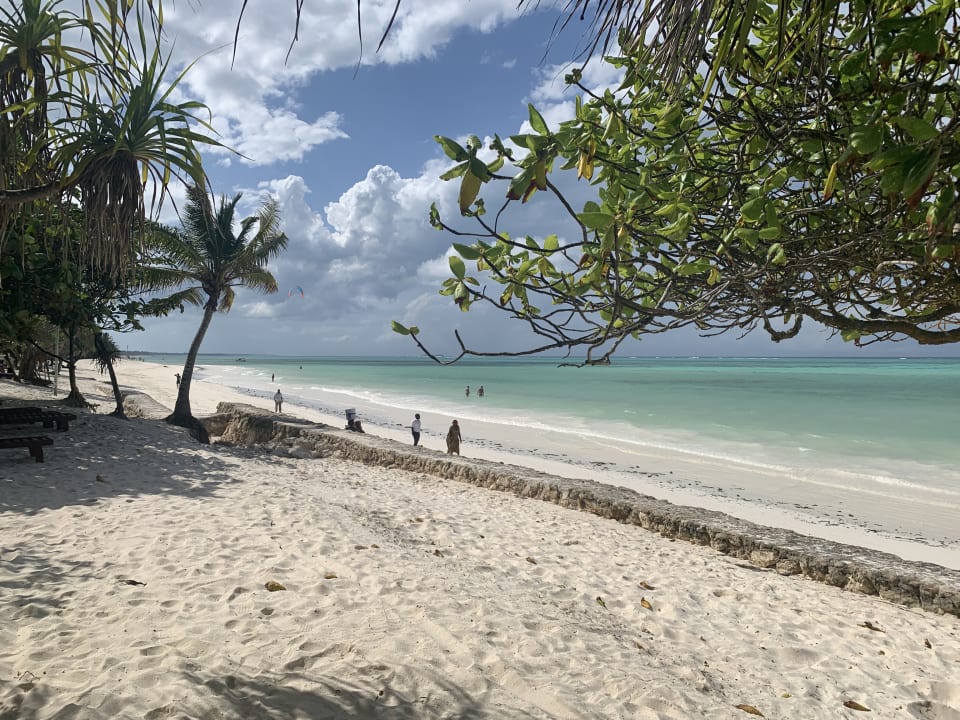 Strand Neptune Pwani Beach Resort & Spa