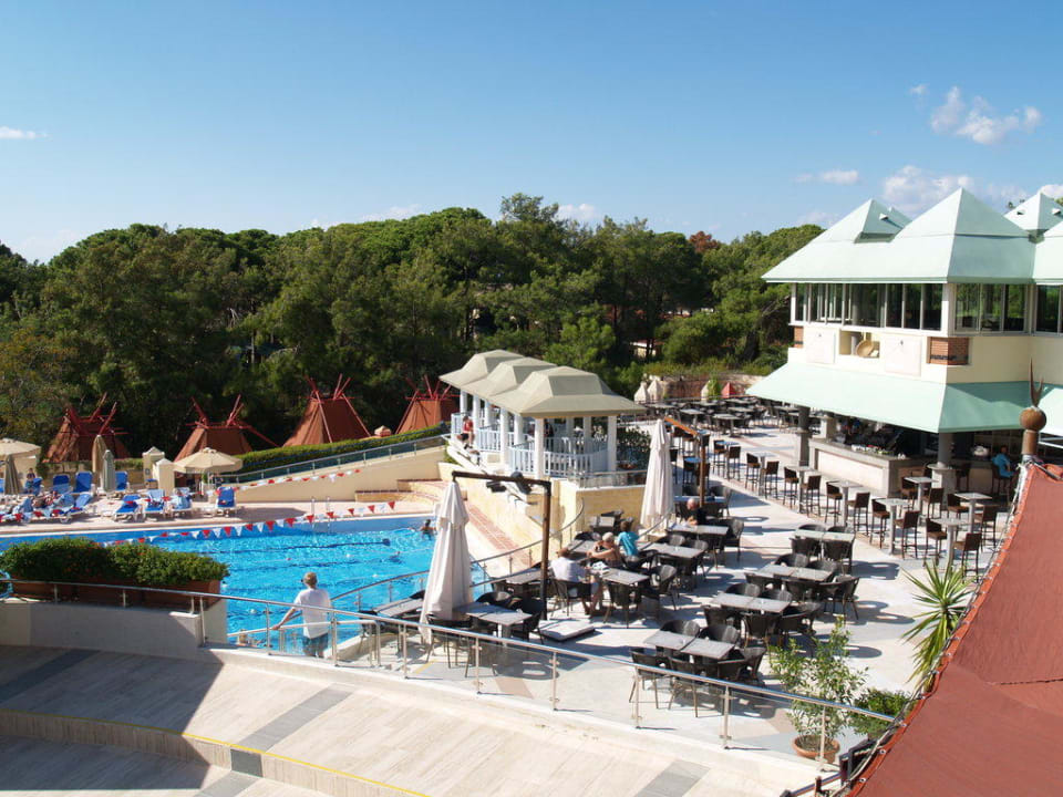 Hauptbar und Terrasse ROBINSON PAMFILYA