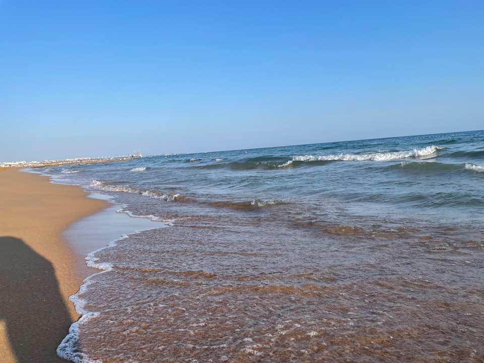 Strand Kamelya Aishen Club