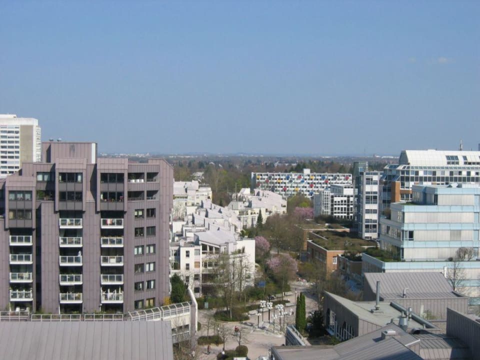 Blick Richtung Osten Four Points by Sheraton Munich Arabellapark