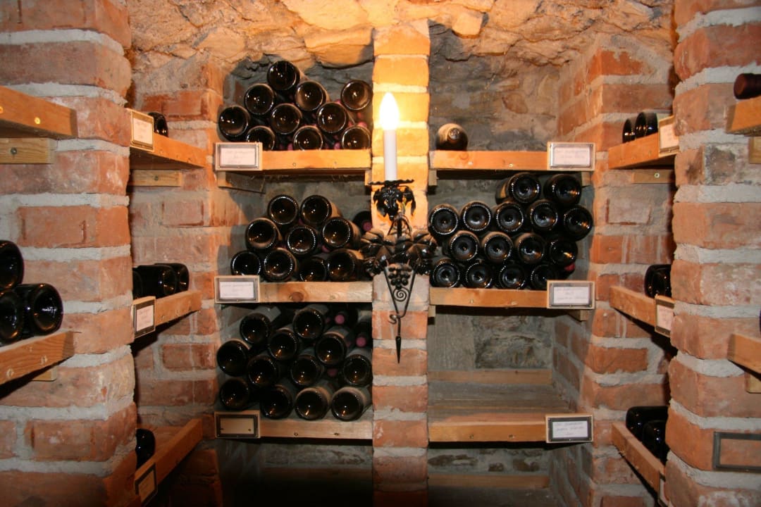 Probieren Sie den Wein von Saale und Unstrut. Hotel Unstruttal