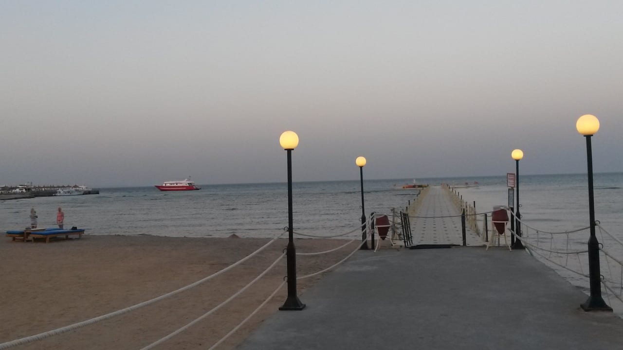 Steg am Strand Pickalbatros Palace Resort