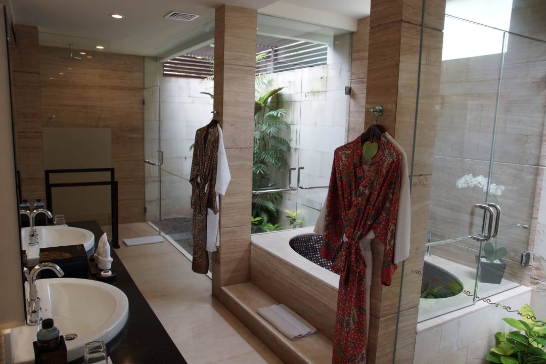 Bad The Seminyak Beach Resort & Spa