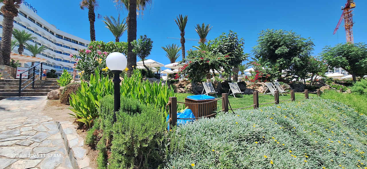 Gartenanlage Crystal Springs Beach Hotel