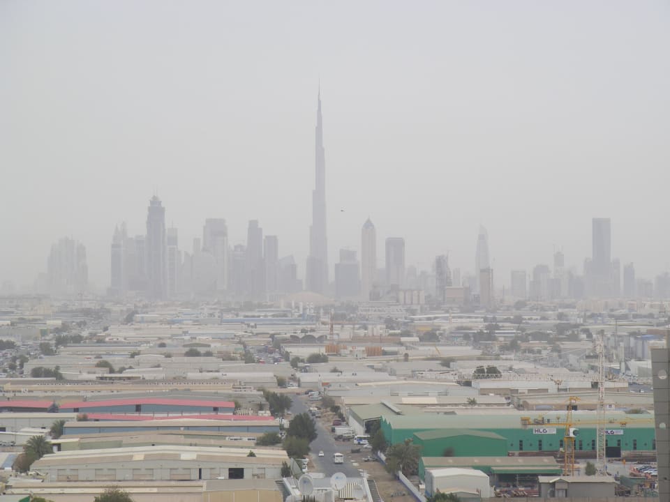 Skyline Dubai mit dem Burj Khalifa Citymax Hotel Al Barsha