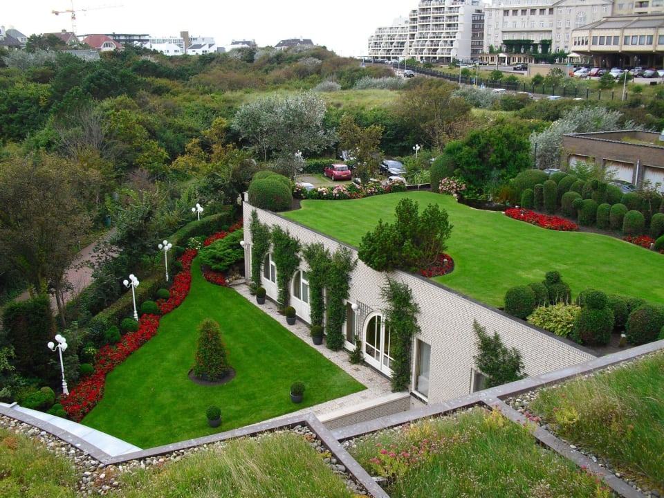Blick auf den Garten Alexander Hotel