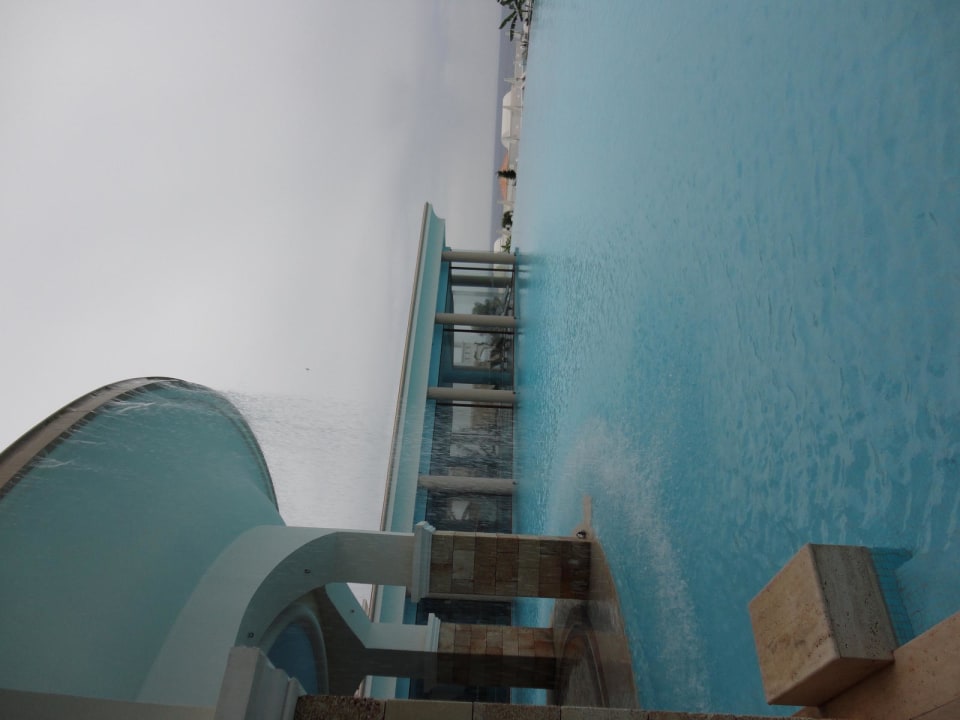 Przepiękny basen Atrium Prestige Thalasso Spa Resort & Villas