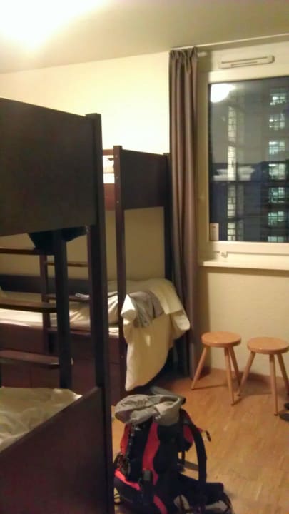 Room interior MEININGER Hotel Berlin Hauptbahnhof