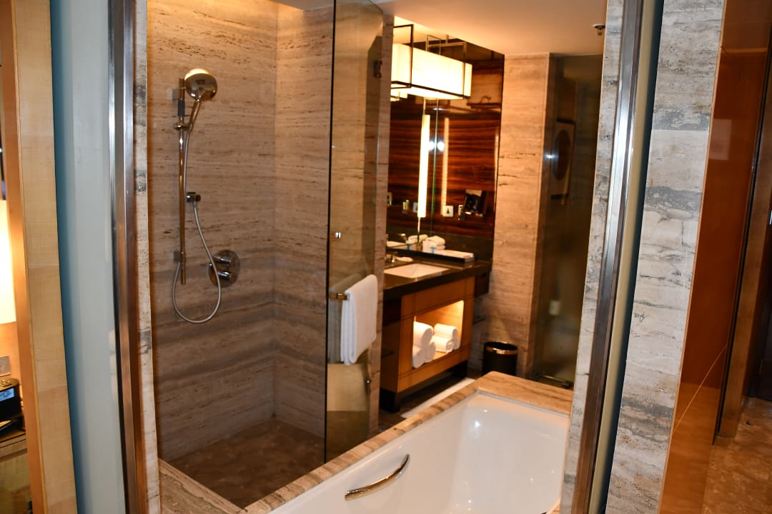 Zimmer JW Marriott Hotel New Delhi Aerocity