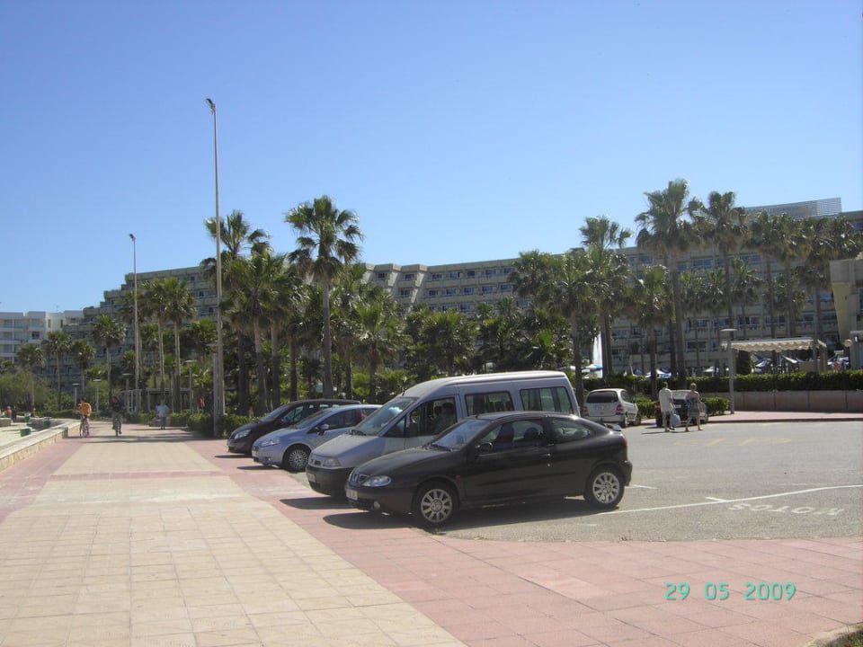 Blick von der Strandpromenade Hipotels Mediterraneo