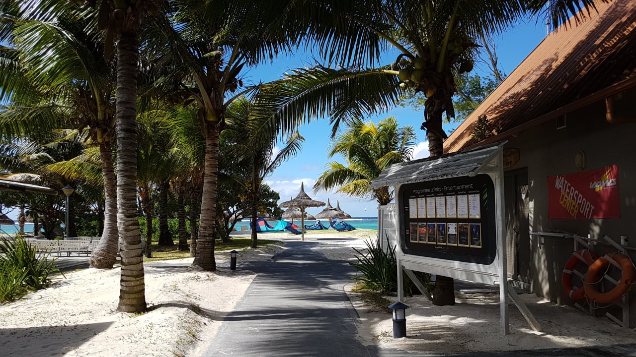 Strand Crystals Beach Resort Belle Mare, a member of Radisson Individuals
