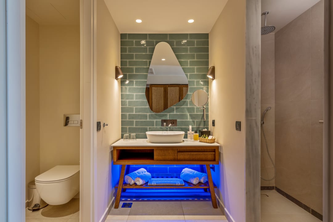 Zimmer Minos Ambassador Suite & Spa