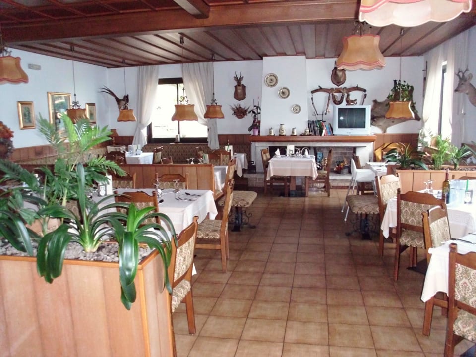 Speiseraum 2 / Kaminzimmer Village Hotel Lucia
