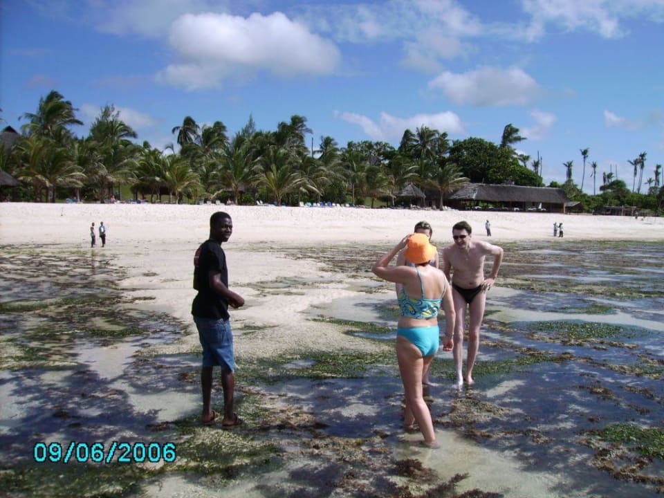 Strand Resort Amani Tiwi Beach
