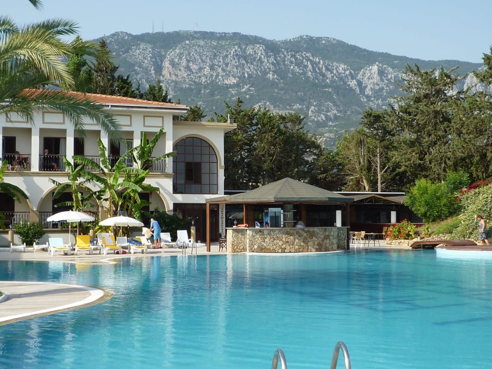 Am Pool Lapta Holiday Club