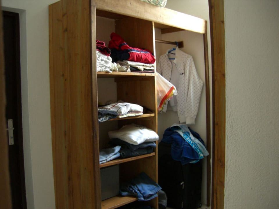 Großer begehbarer Kleiderschrank, beidseitig Hotel Diani Sea Lodge