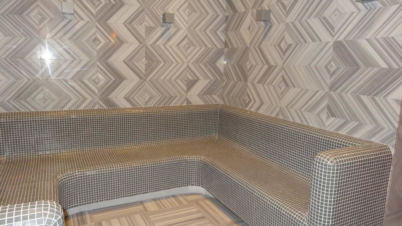 Shang-Du SPA Xanadu Snow White Hotel