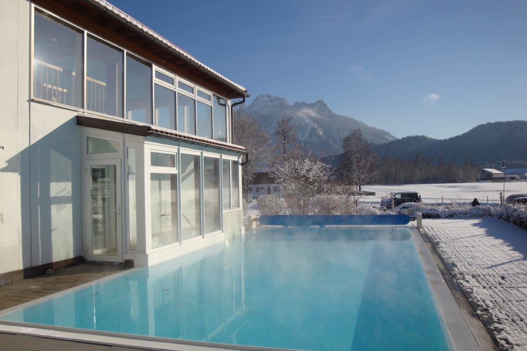 Aussenschwimmbad im Winter Hotel Sommer