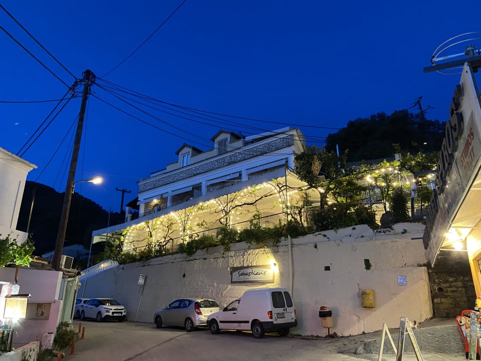 Außenansicht Sebastian's Family Hotel & Taverna