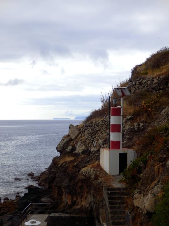 Leuchtturm - Ausblick vom Balkon Hotel Dom Pedro Madeira