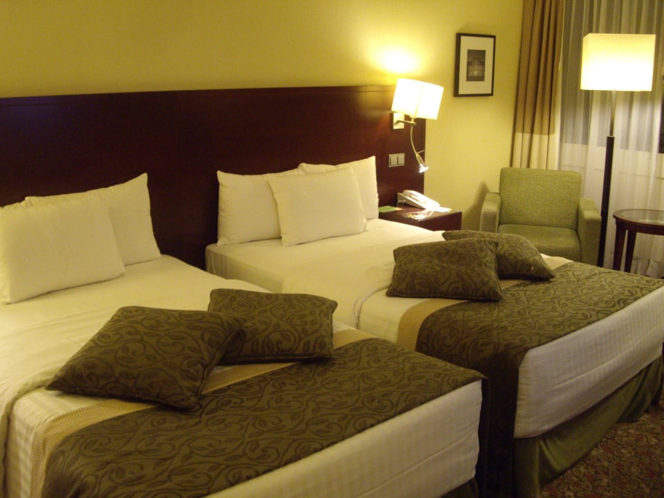 Twin room Courtyard by Marriott Düsseldorf Seestern