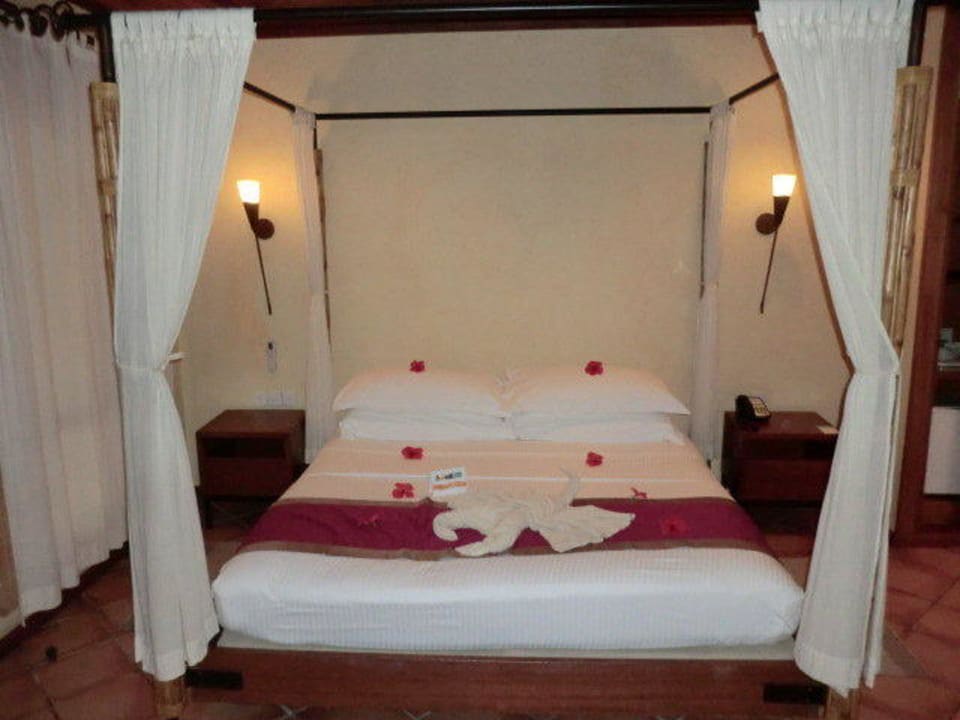 Unser Kingsize Bett Kuramathi Maldives