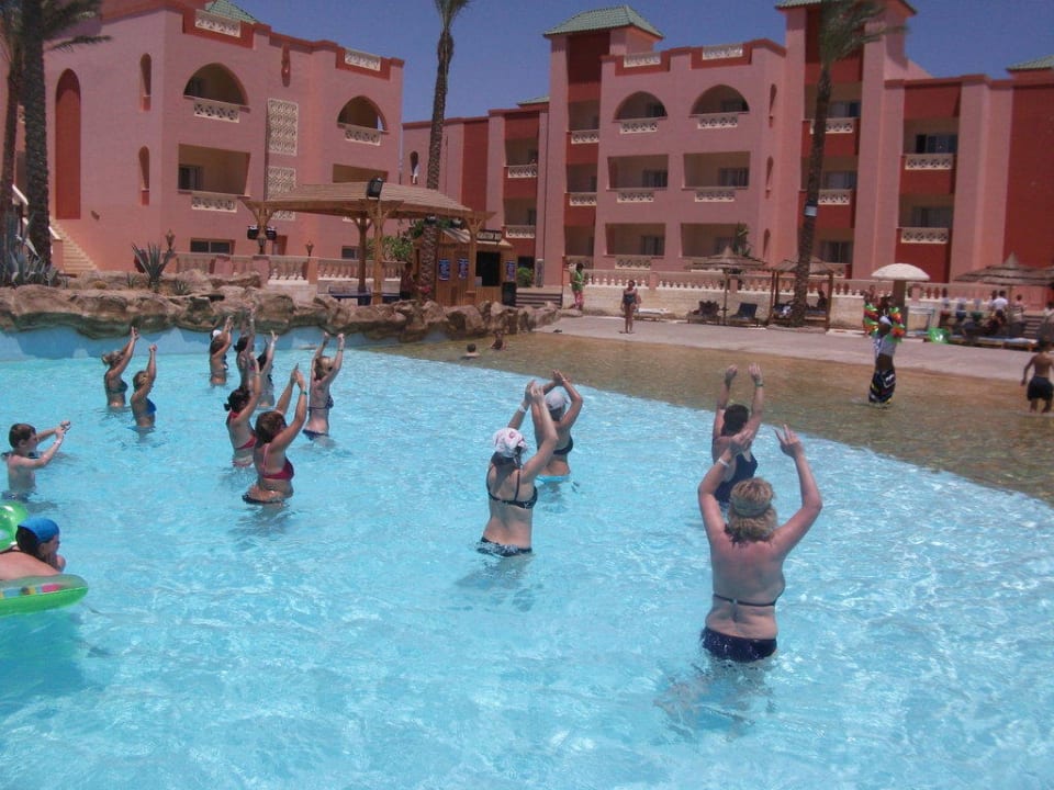Animation am Wellenpool Pickalbatros Aqua Park Resort - Hurghada