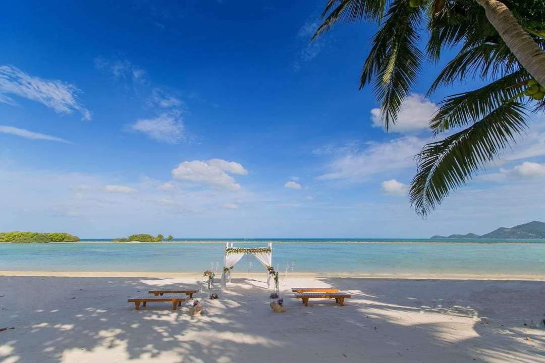 Wedding on The Beach Muang Samui Spa Resort