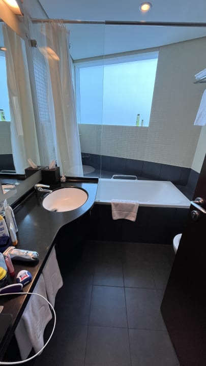 Zimmer Rose Rayhaan by Rotana