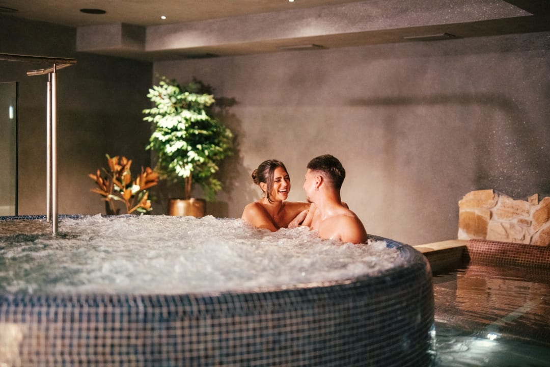 Sonstiges ADLER MERYEM Wellnesshotel – Andalo