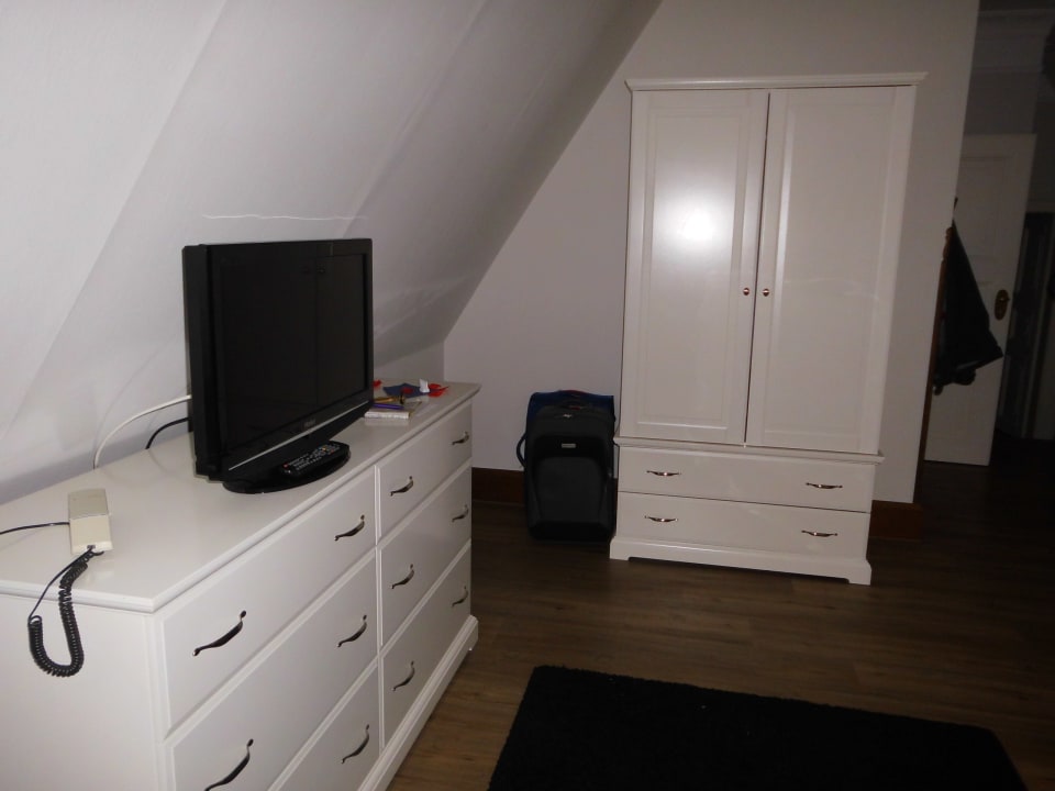 Kleiderschrank Burghotel Haselünne