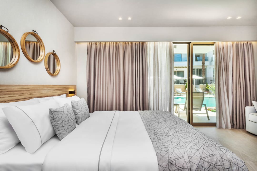 Zimmer Pefki Deluxe Residences