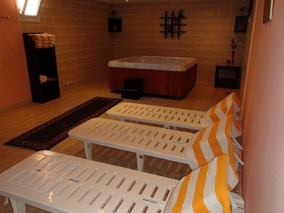 Jacuzzi Three Corners Happy Life Beach Resort