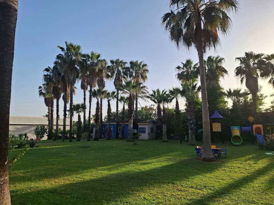 Gartenanlage Royal Atlantis Beach Hotel