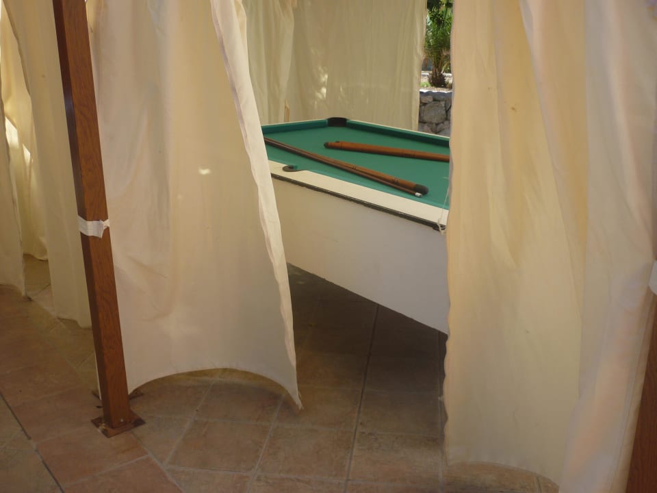 Billiardtisch... HL Miraflor Suites Hotel