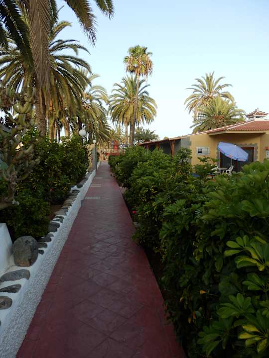 * HL Miraflor Suites Hotel