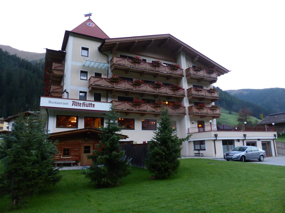 Südseite Alpinhotel Berghaus